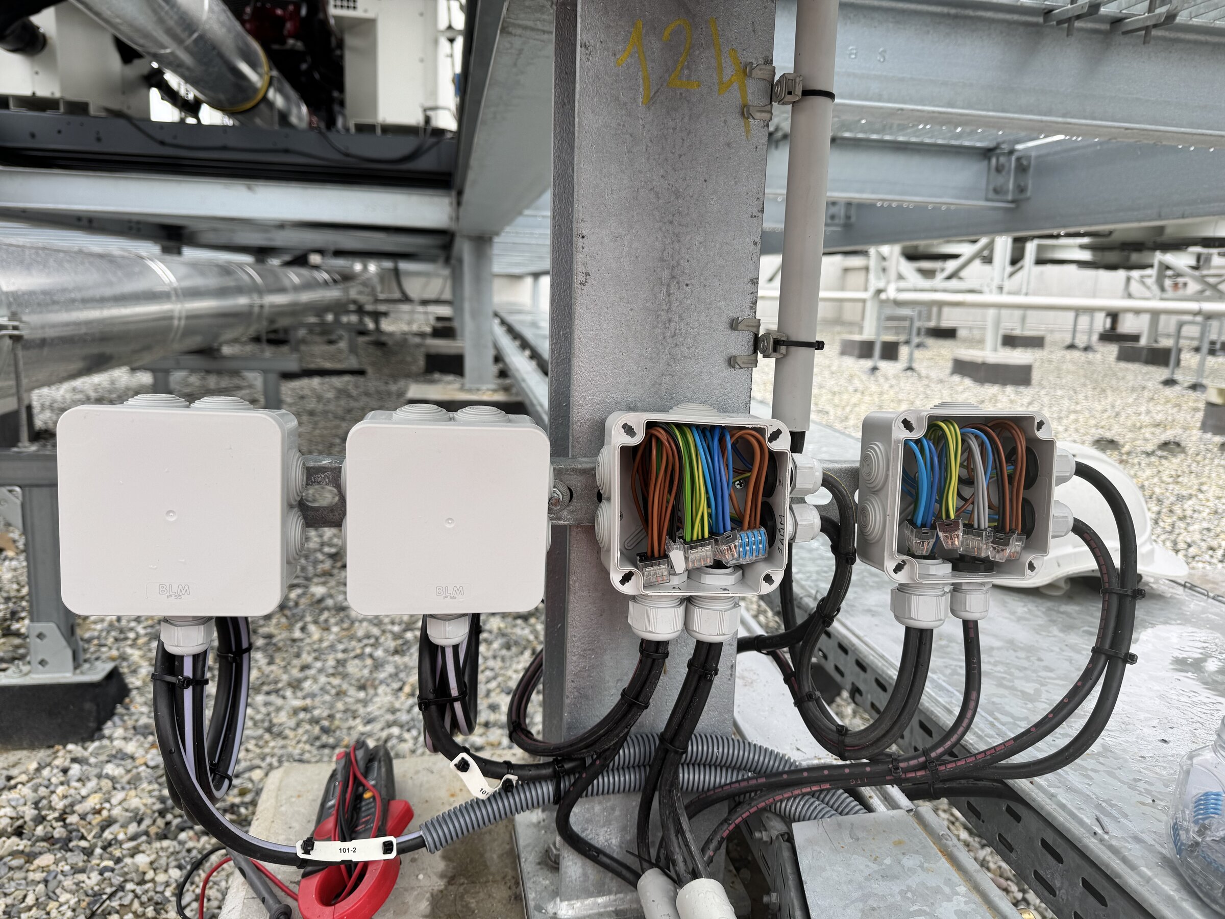 Boîtes de dérivation IP55 — raccordement en toiture technique
